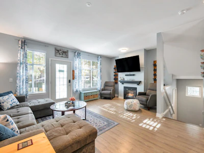 70-6050 166 Street - 3