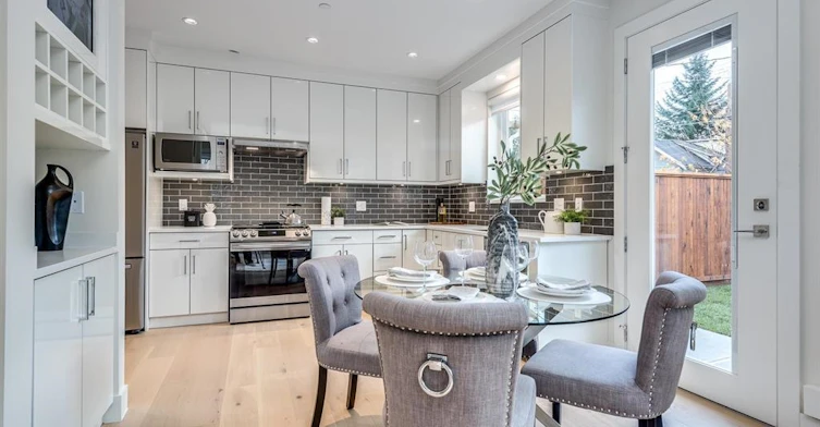 5222 Argyle Street, Vancouver, BC, V5P 0E5 - 5