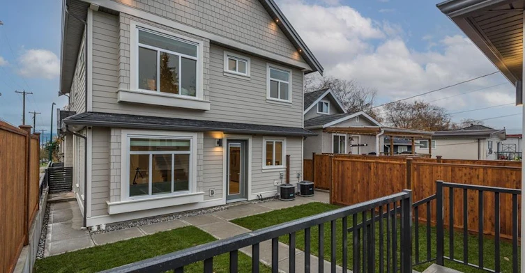 5222 Argyle Street, Vancouver, BC, V5P 0E5