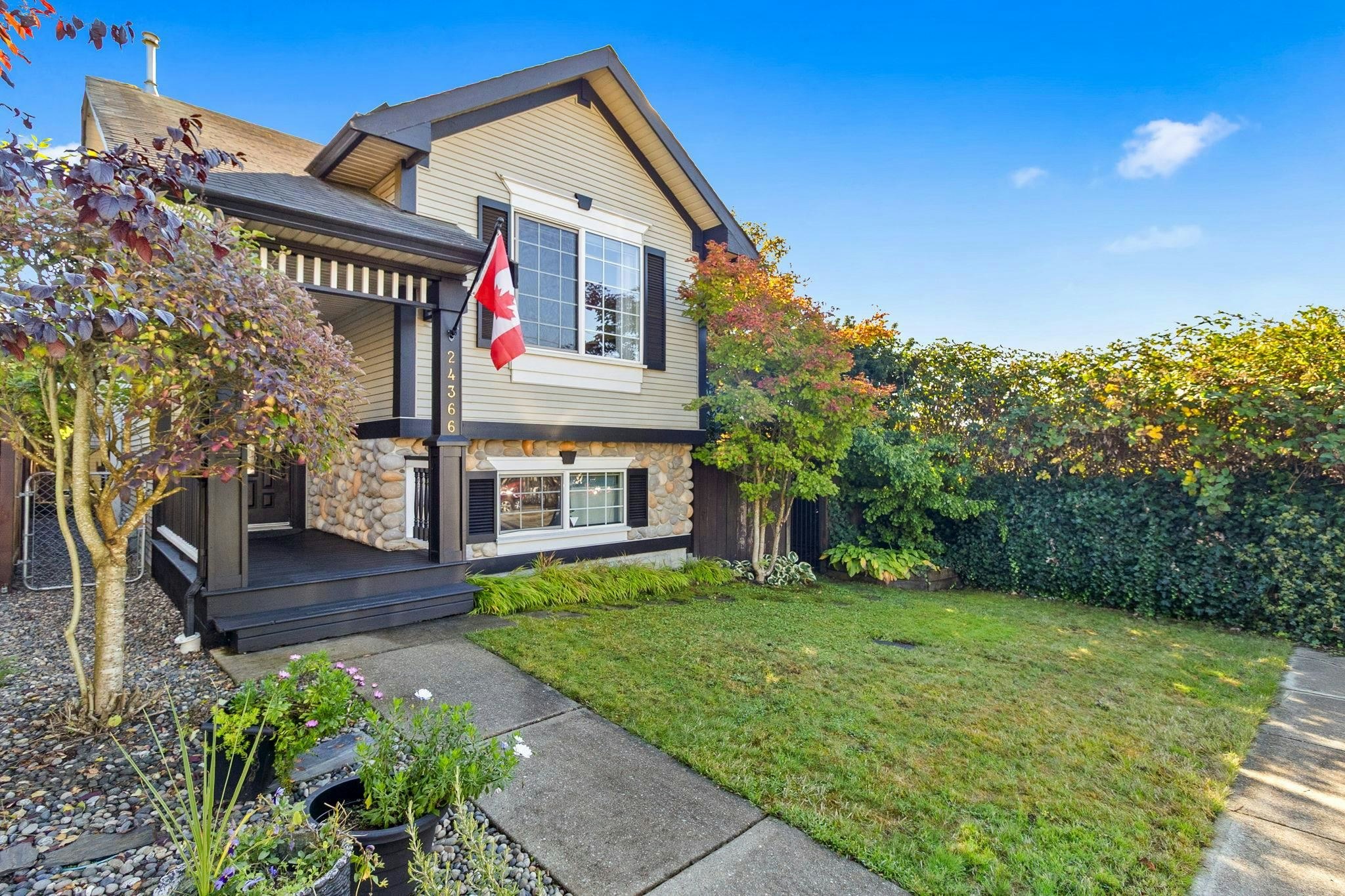 24366 102 Avenue, Maple Ridge, BC, V2W 1W6