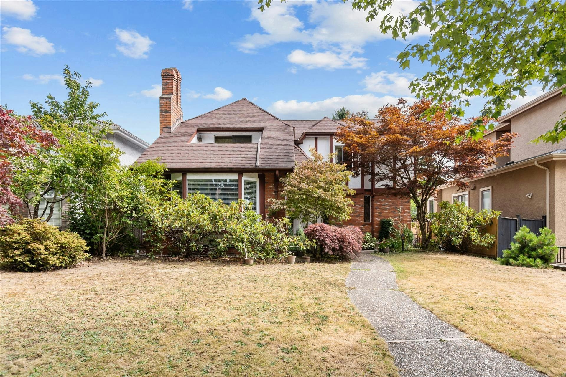 5564 Elizabeth Street, Vancouver, BC, V5Y 3J9