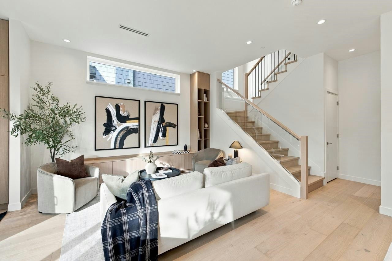 1-953 E 13th Avenue - 4