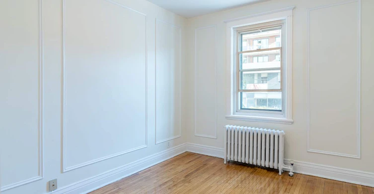 4 (5341)-5339-5341 Chemin De La Côte Saint Luc, Montréal, QC, H3X 2C2 - 5