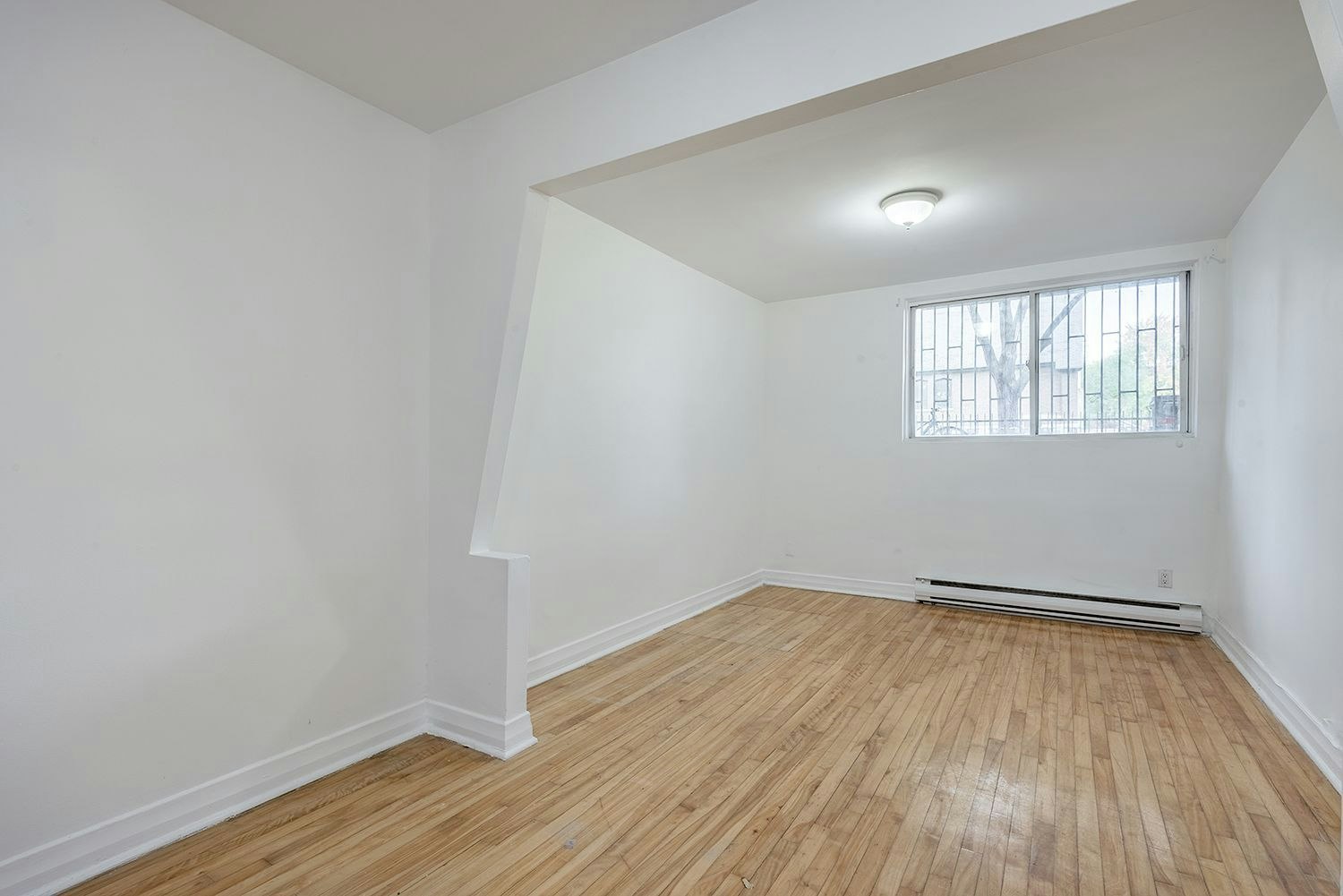 2-4510 Avenue Bourbonnière, Montréal, QC, H1X 2M5 - 4