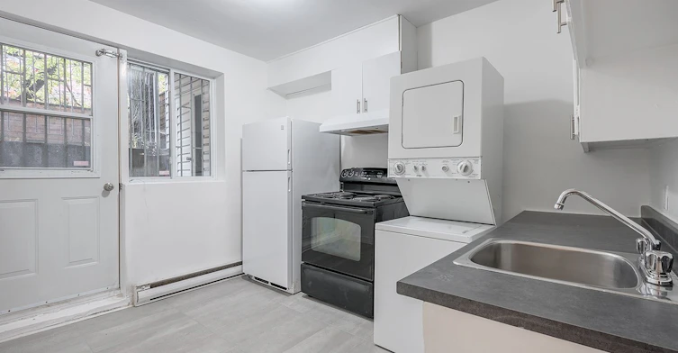 2-4510 Avenue Bourbonnière, Montréal, QC, H1X 2M5