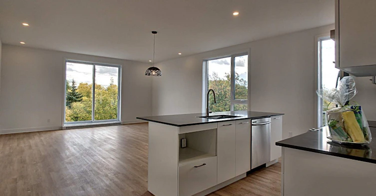 109-8968 Rue Airlie, Montréal, QC, H8R 2A1 - 8