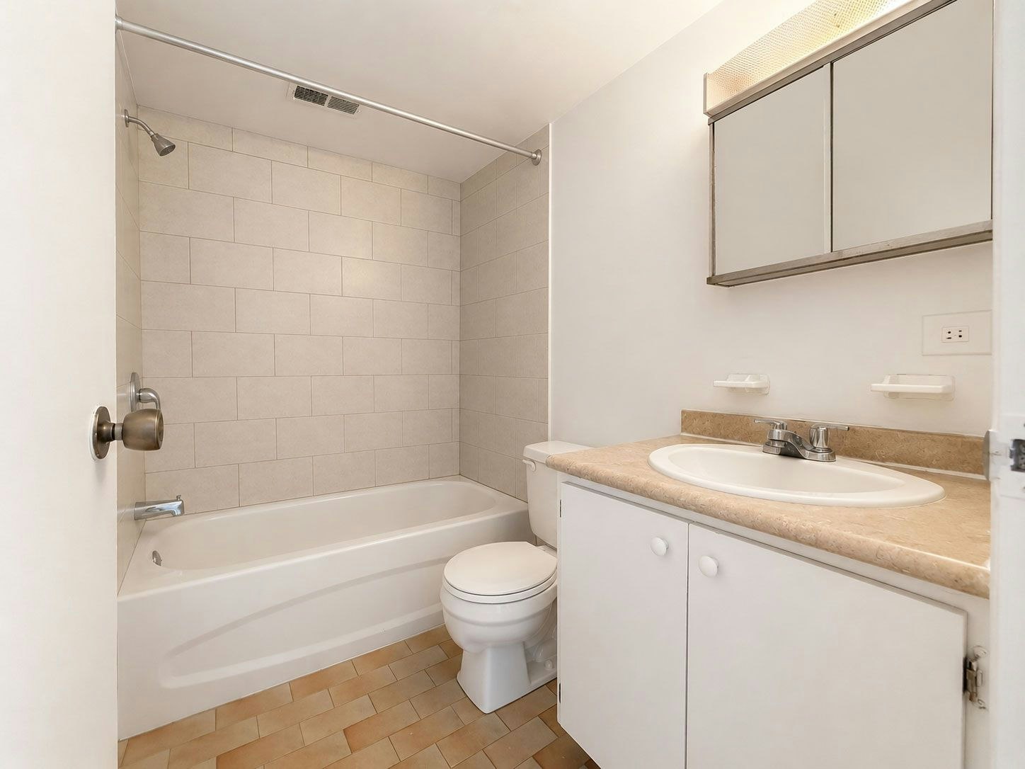 602-1595 Bd Henri Bourassa O, Montréal, QC, H3M 3B4 - 2