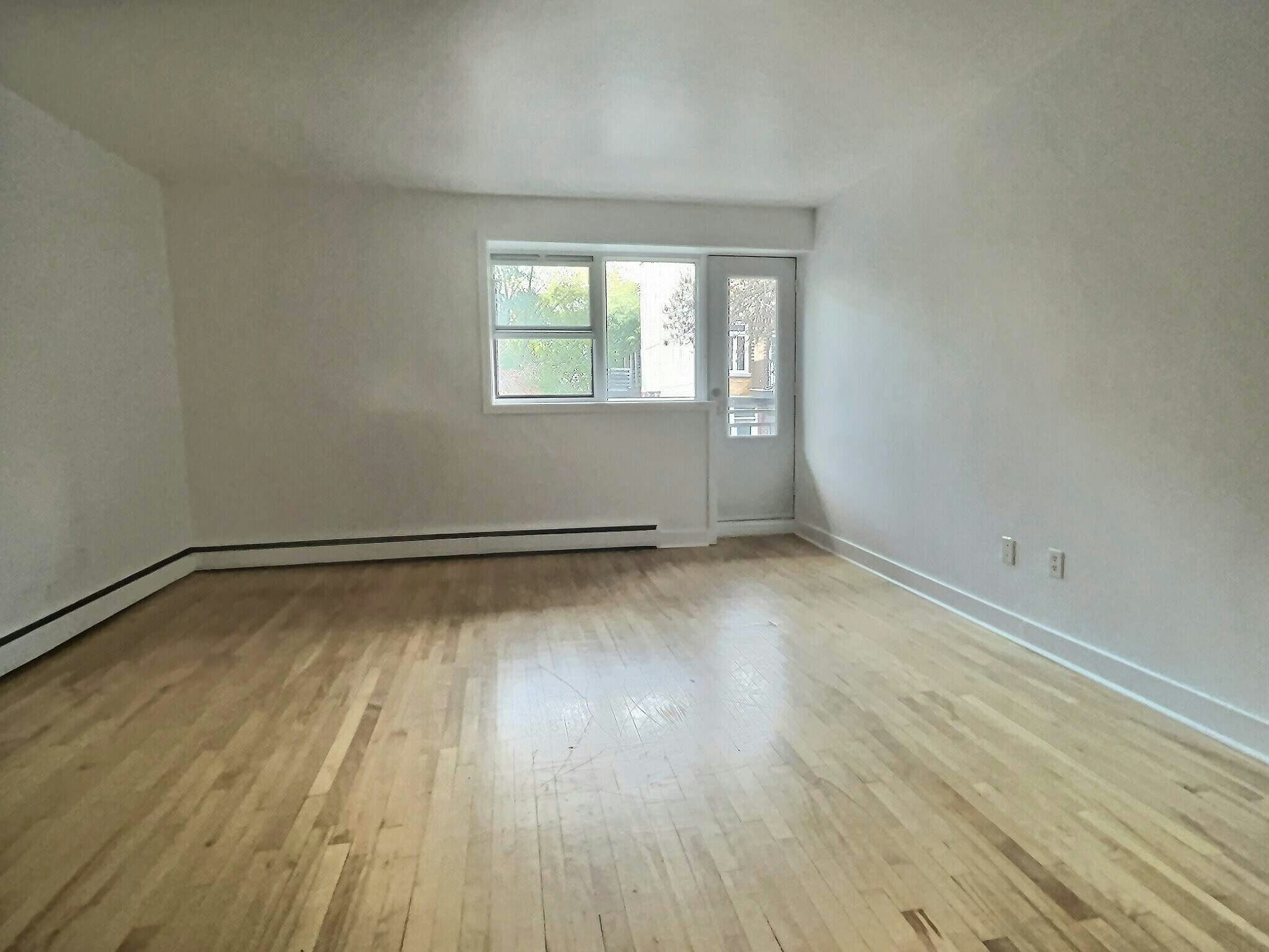 8-5220 6e Av., Montréal, QC, H1Y 2P6 - 2