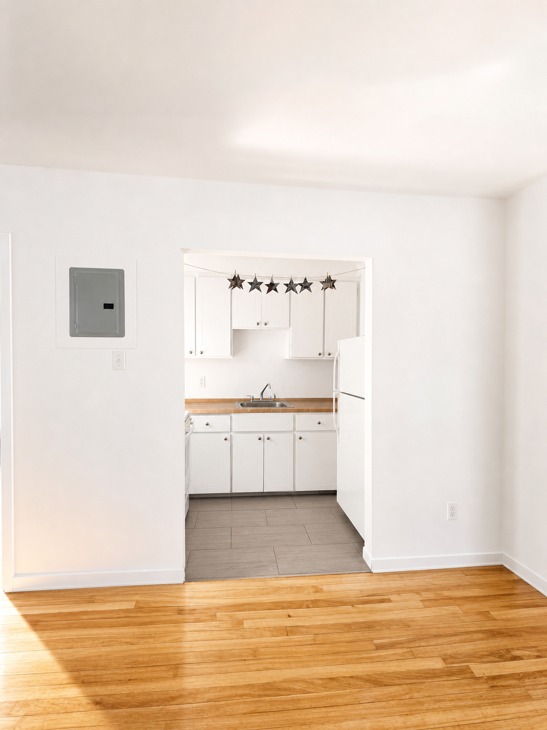 208-147 17e Avenue, Montréal, QC, H8S 3N7