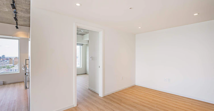 Two bedroom C7-530 Saint Hubert Street, Montréal, QC, H2Y 0B9 - 6