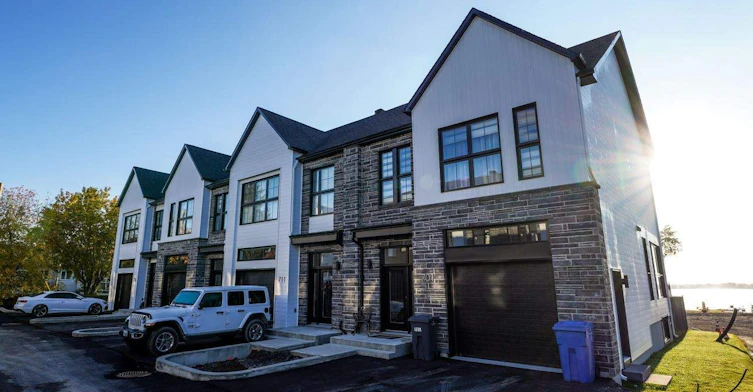 711-701-731 Terrasse Turnbull, Lavaltrie, QC, J5T 1E3