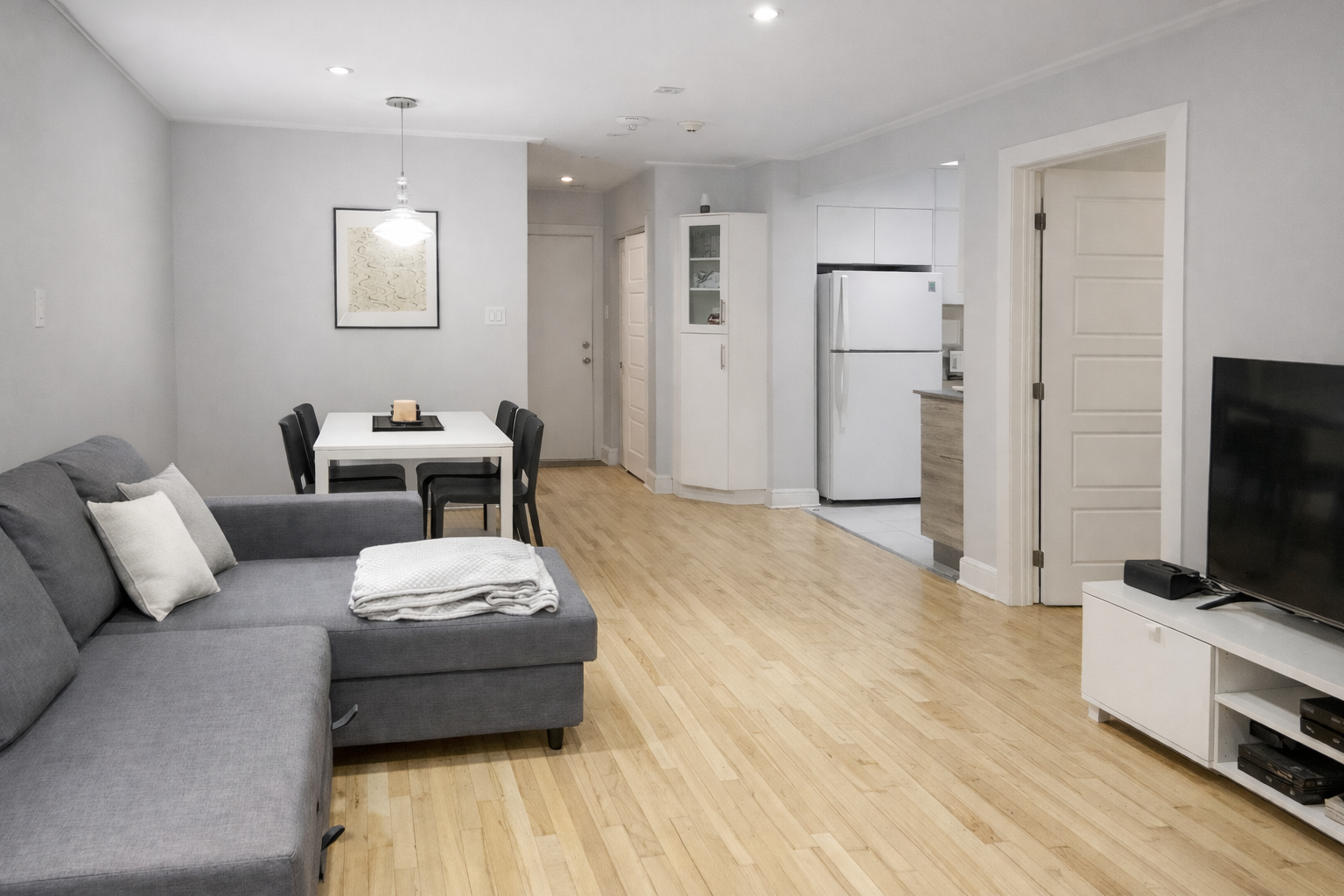 201-3960 Wellington Street, Montréal, QC, H4G 1V3 - 2
