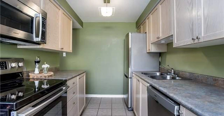 105-105 Courtney Crescent, Barrie, ON, L4N 5S9 - 2