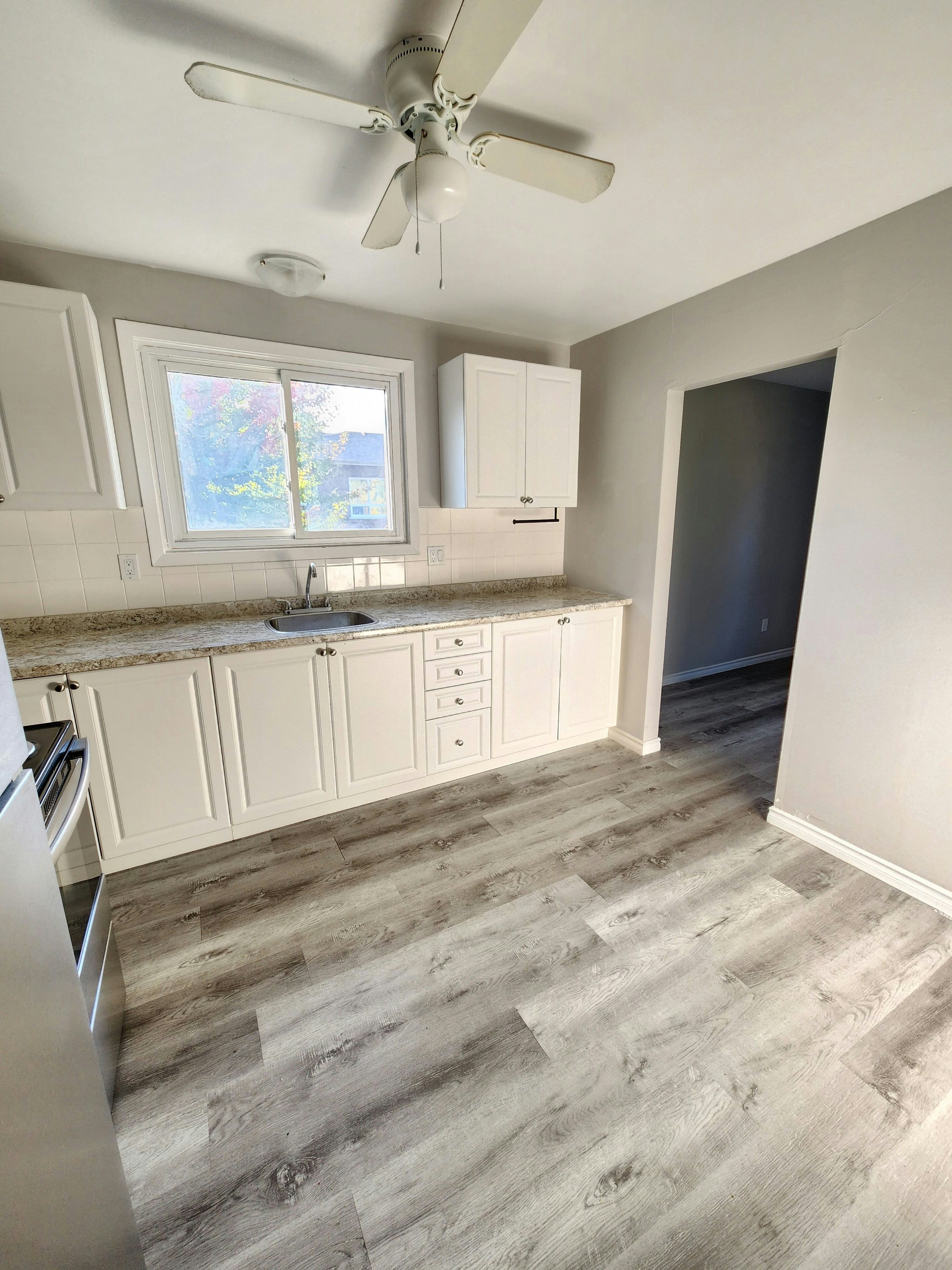 304-180 Edinburgh Street, Peterborough, ON, K9H 3E2 - 2