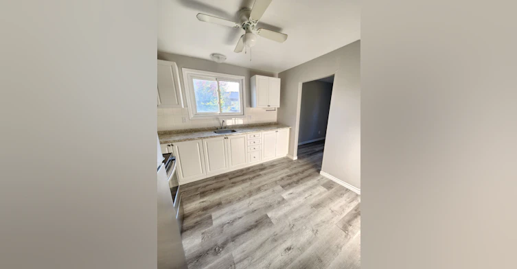 304-180 Edinburgh Street, Peterborough, ON, K9H 3E2 - 2
