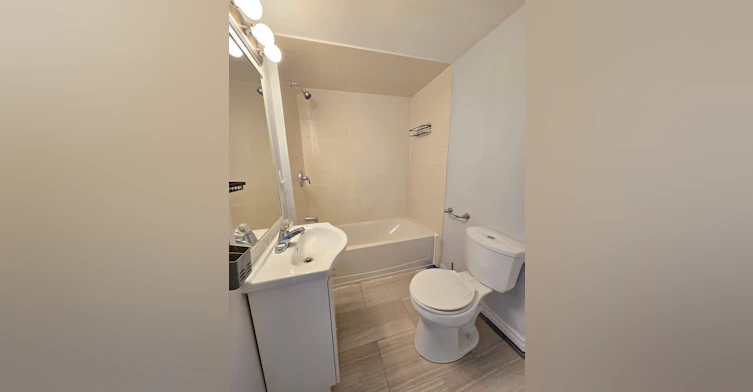 Lower Unit-423 Phillip Murray Ave, Oshawa, ON, L1J 1H1 - 3