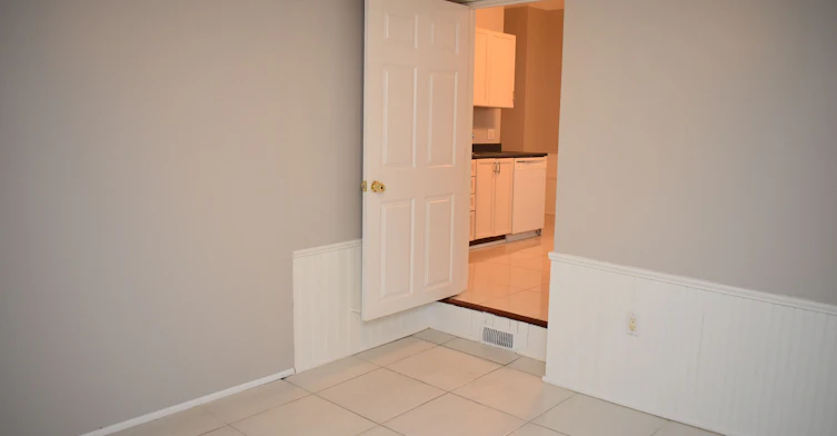 1-98 Adelaide Ave E, Oshawa, ON, L1G 1Z1 - 6