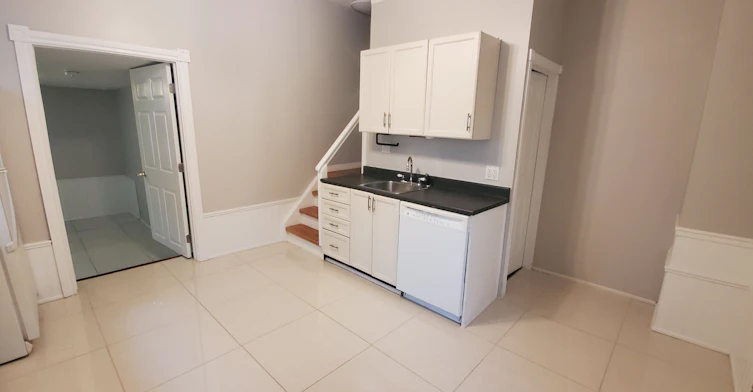 1-98 Adelaide Ave E, Oshawa, ON, L1G 1Z1 - 3