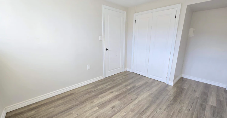 Lower Unit-1301 Belair Crescent, Oshawa, ON, L1K 1G9 - 5