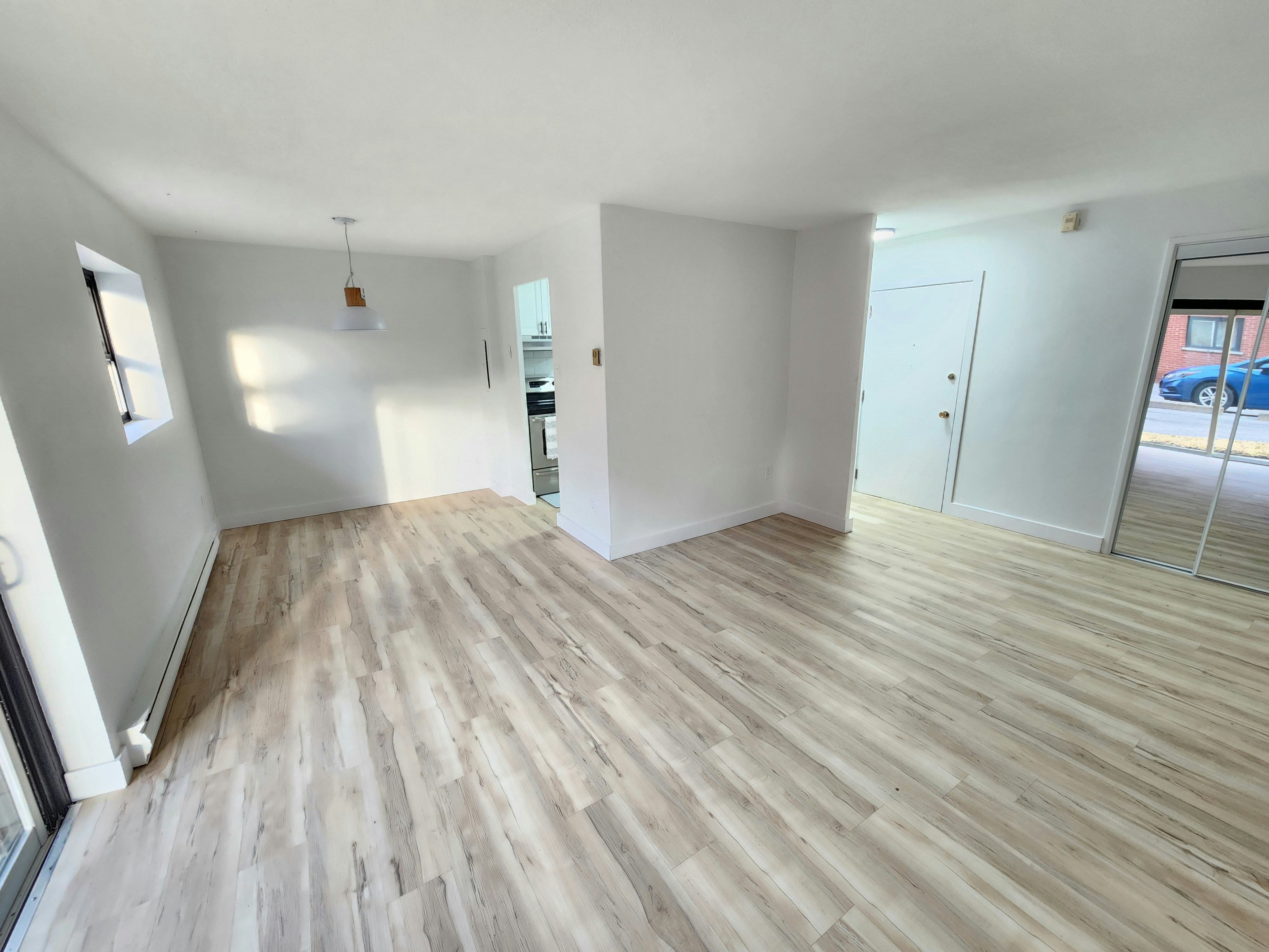 206-563 Oxford St, Oshawa, ON, L1J 3V5 - 2