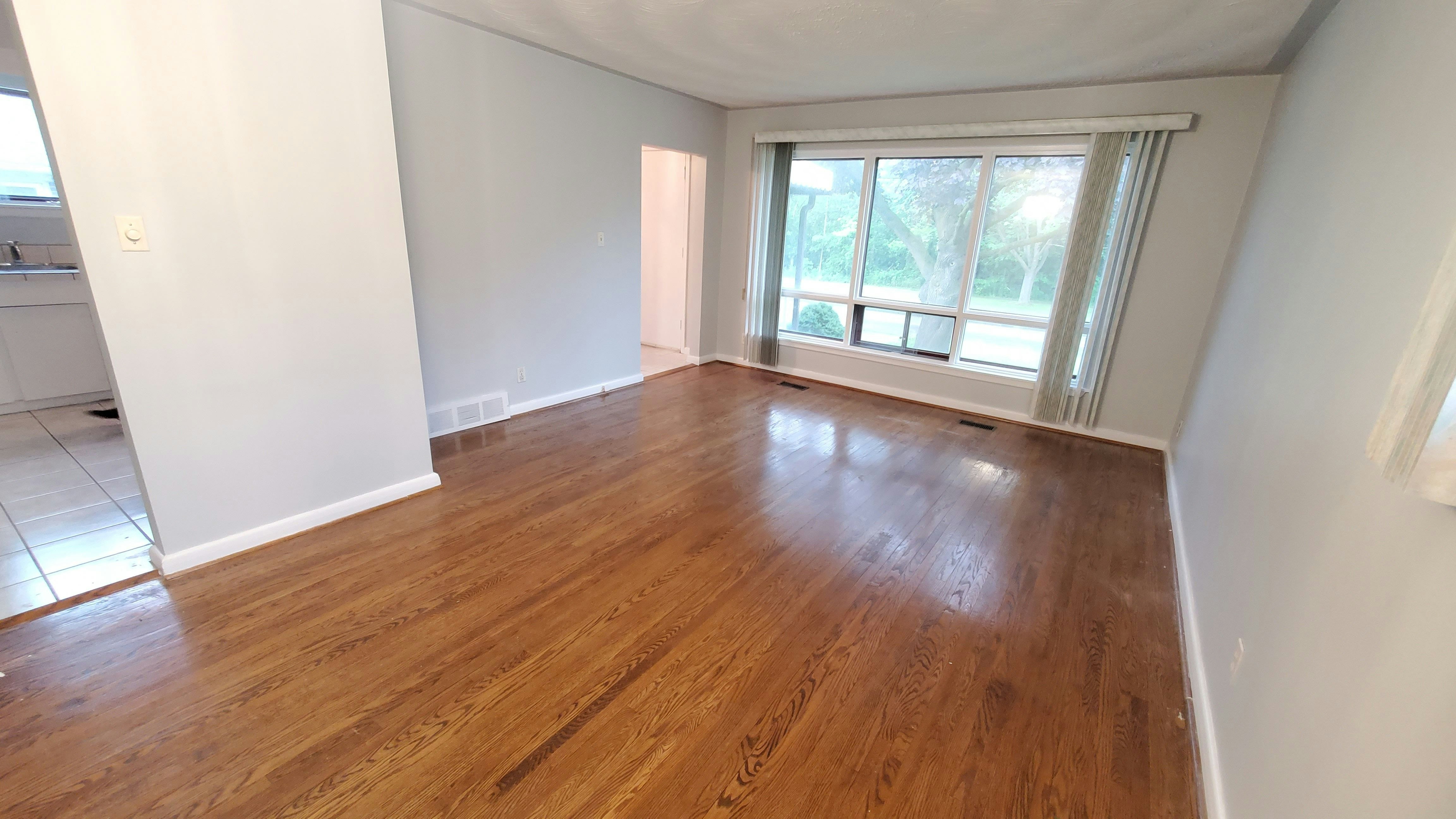 Main Unit-235 Wilson Rd N, Oshawa, ON, L1G 6E3 - 8