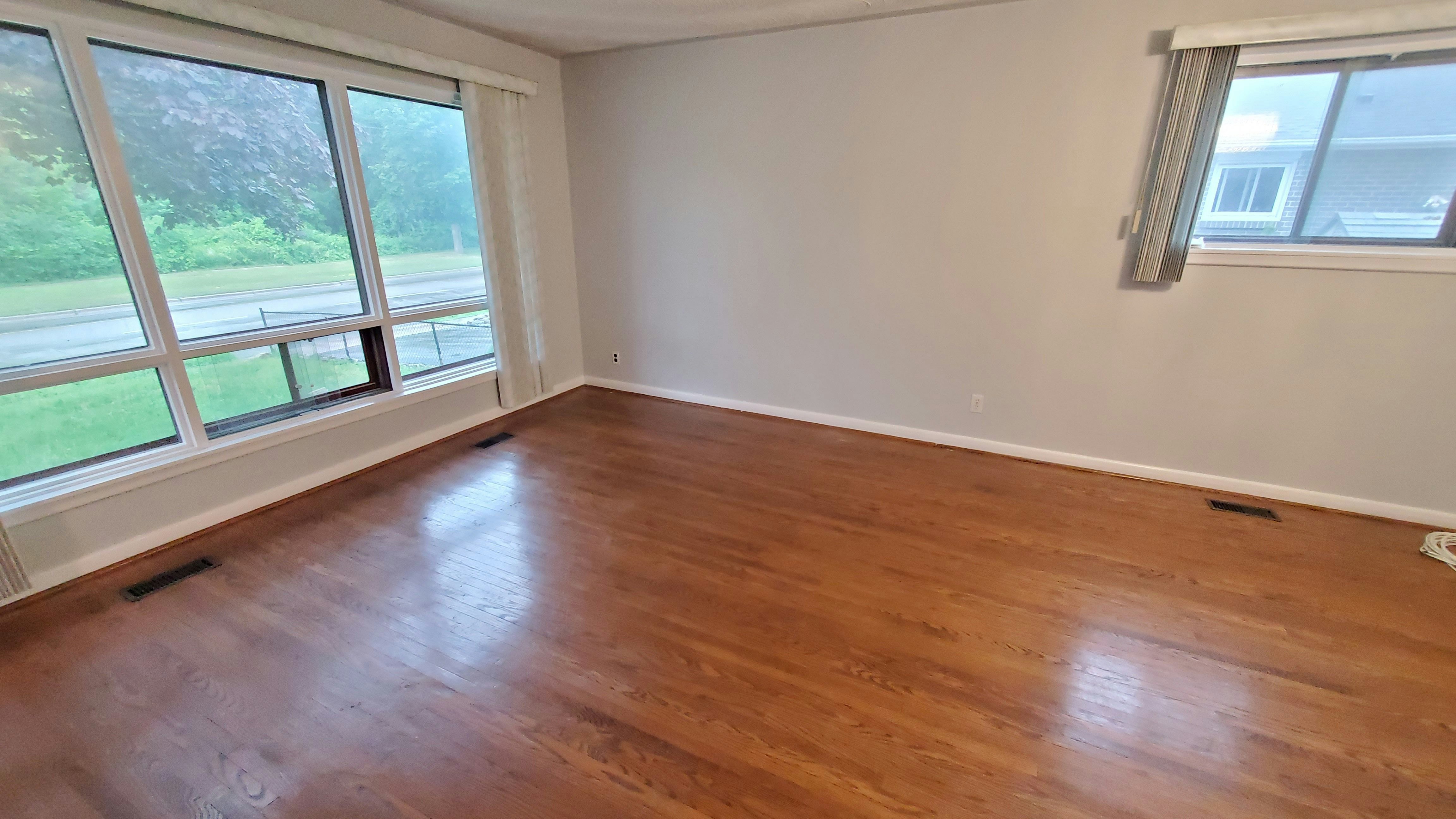 Main Unit-235 Wilson Rd N, Oshawa, ON, L1G 6E3 - 7