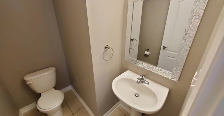 Main Unit-27 Kimble Ave, Clarington, ON, L1C 0J9 - 6