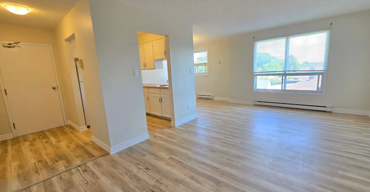 301-308 Malaga Rd, Oshawa, ON, L1J 1N7 - 8