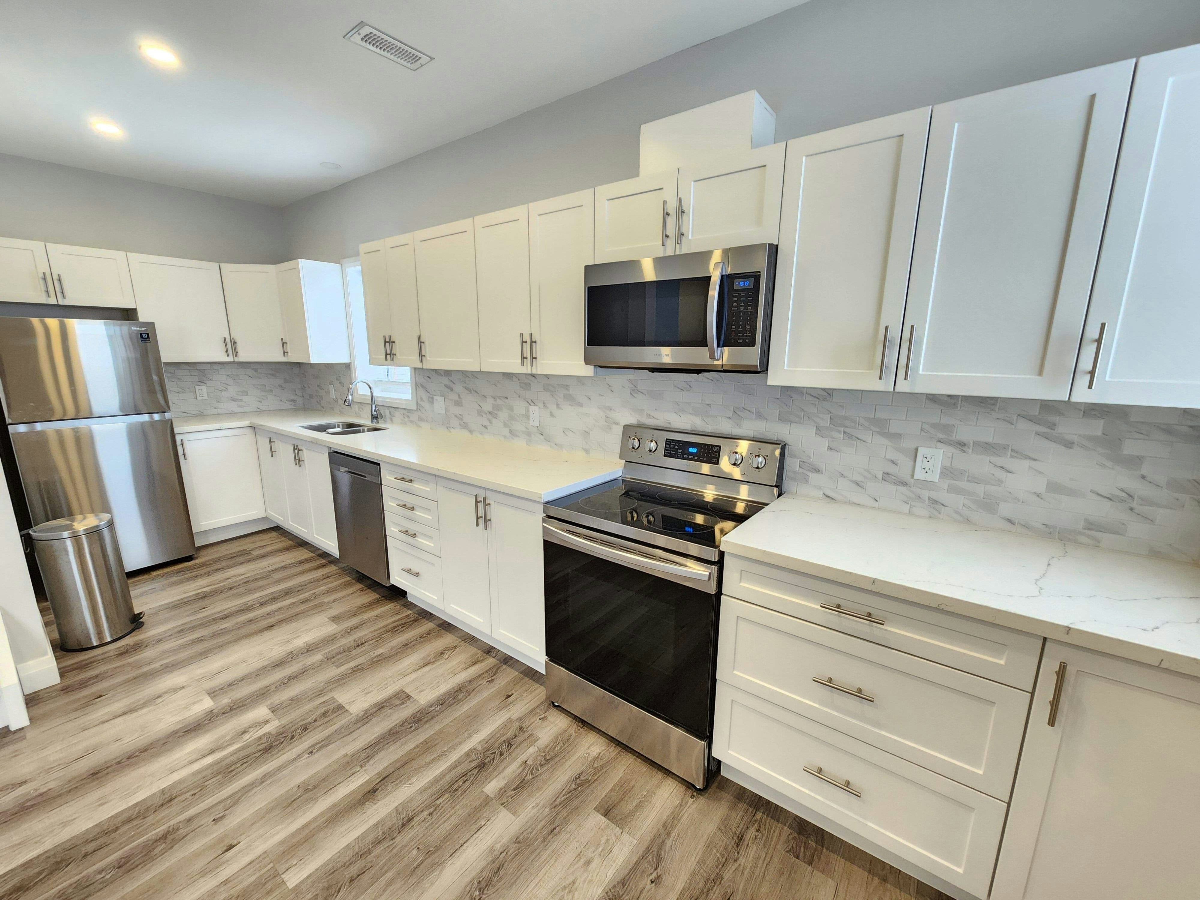 1-750 Fairbairn St, Peterborough, ON, K9H 6B7 - 2