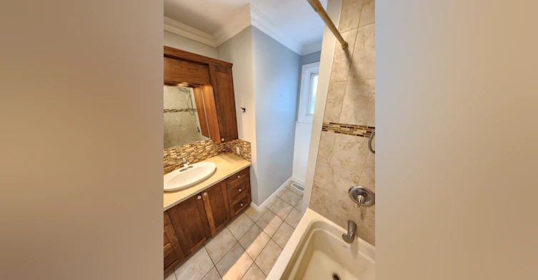 Upper Unit-945 Willowdale Avenue, Oshawa, ON, L1H 1W3 - 7