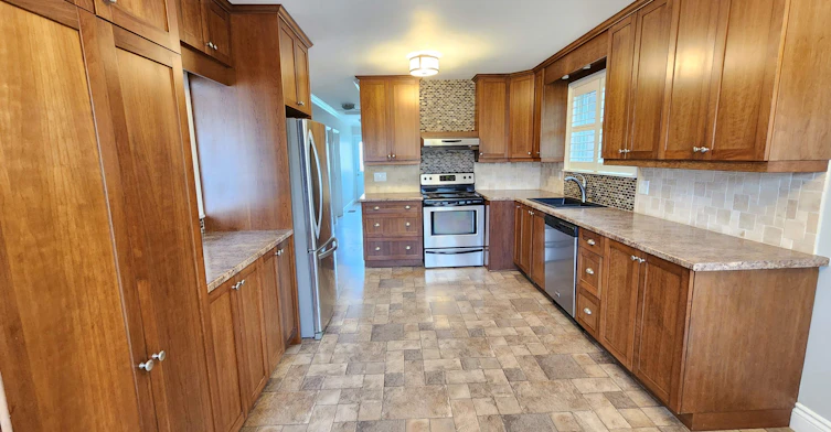 Upper Unit-945 Willowdale Avenue, Oshawa, ON, L1H 1W3 - 4