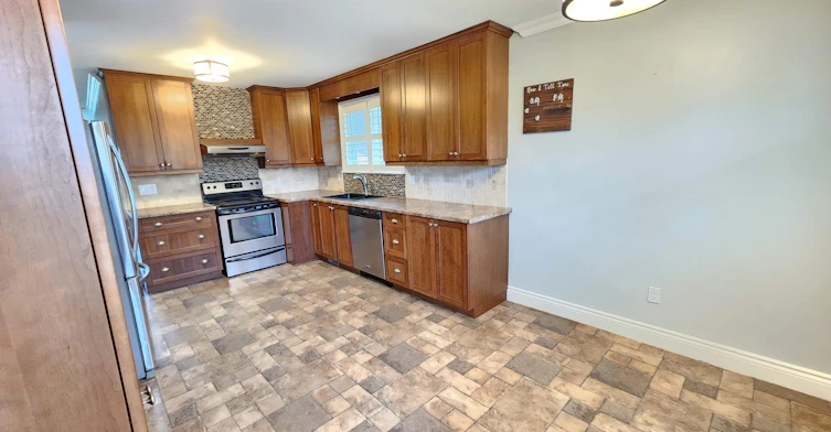 Upper Unit-945 Willowdale Avenue, Oshawa, ON, L1H 1W3 - 3