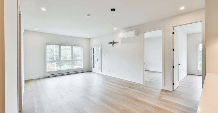 202-100 Rue De La Sablière, Sainte-Agathe-des-Monts, QC, J8C 2Z7 - 5