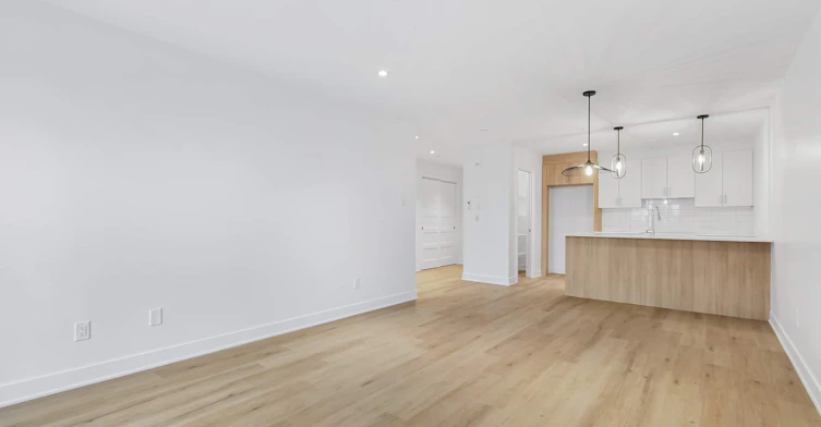 102-570 Rue Notre Dame, Lavaltrie, QC, J5T 1K7 - 2