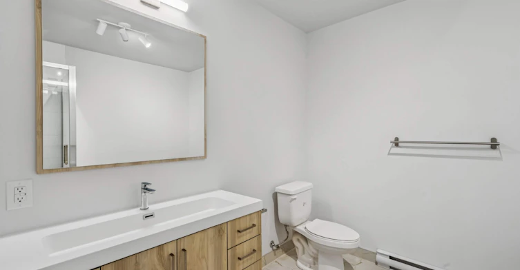 3-Salaberry-de-Valleyfield , Salaberry-de-Valleyfield, QC, J6T 2P9 - 7