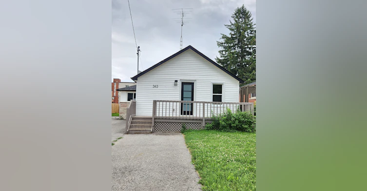 Lower unit -363 Adelaide Avenue West, Oshawa, ON, L1J 2R7