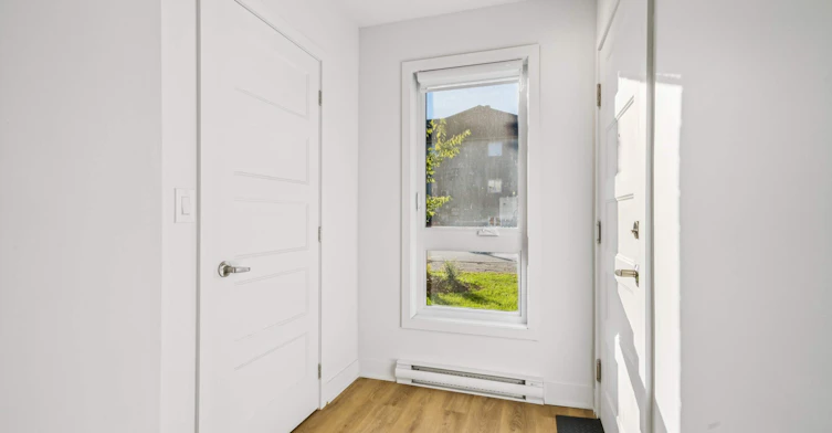 6-Salaberry-de-Valleyfield , Salaberry-de-Valleyfield, QC, J6T 2P9 - 4