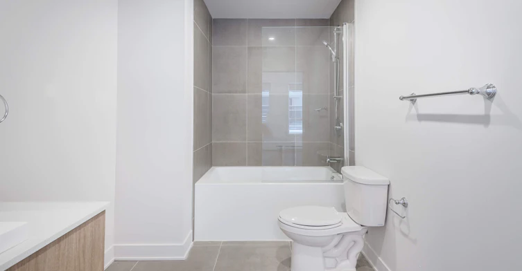 T2-302-65 Rue William Macdonald, Montréal, QC, H8S 1Z6 - 3