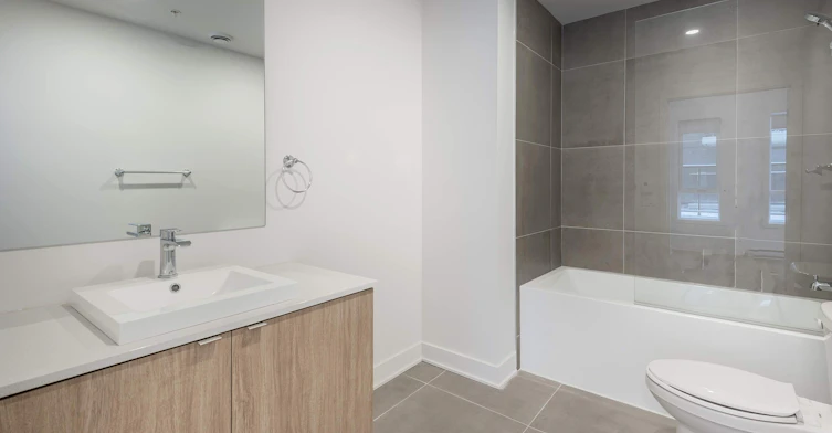 T2-302-65 Rue William Macdonald, Montréal, QC, H8S 1Z6 - 6