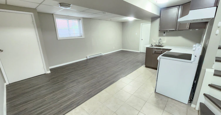 2-20 Prestonway Drive, Clarington, ON, L1C 4S8