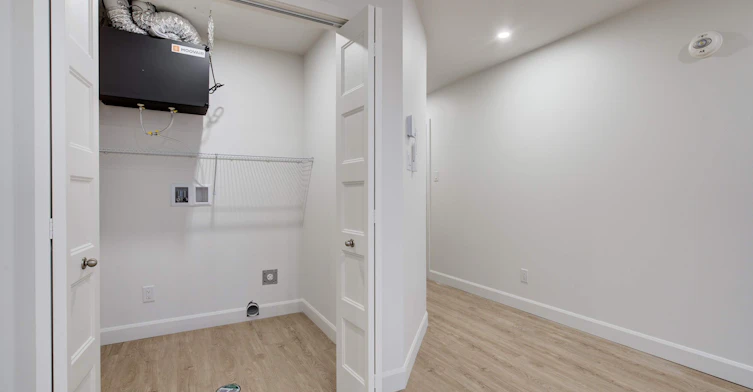 202-Huntingdon , Huntingdon, QC, J0S 1H0 - 9