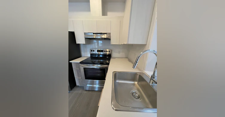 8-5975 Chemin De La Côte Saint Antoine, Montréal, QC, H4A 1S6 - 5