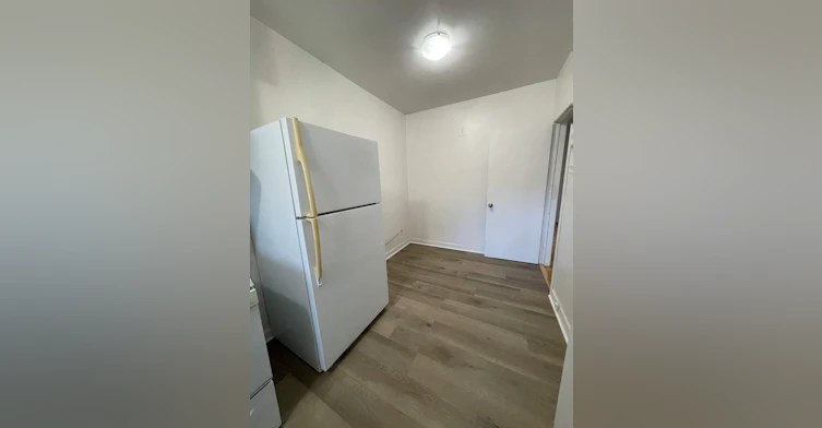 201-4950 Avenue Bourret, Montréal, QC, H3W 1L4 - 8