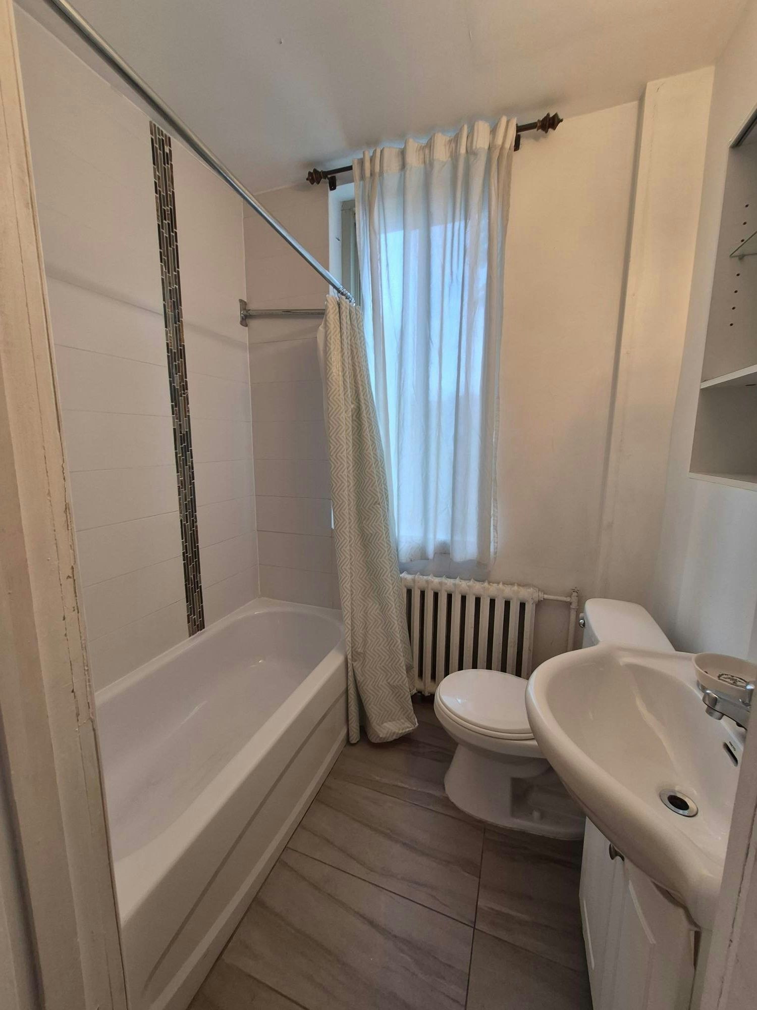 23-2560 Avenue De Mayfair, Montréal, QC, H4B 2C8 - 3