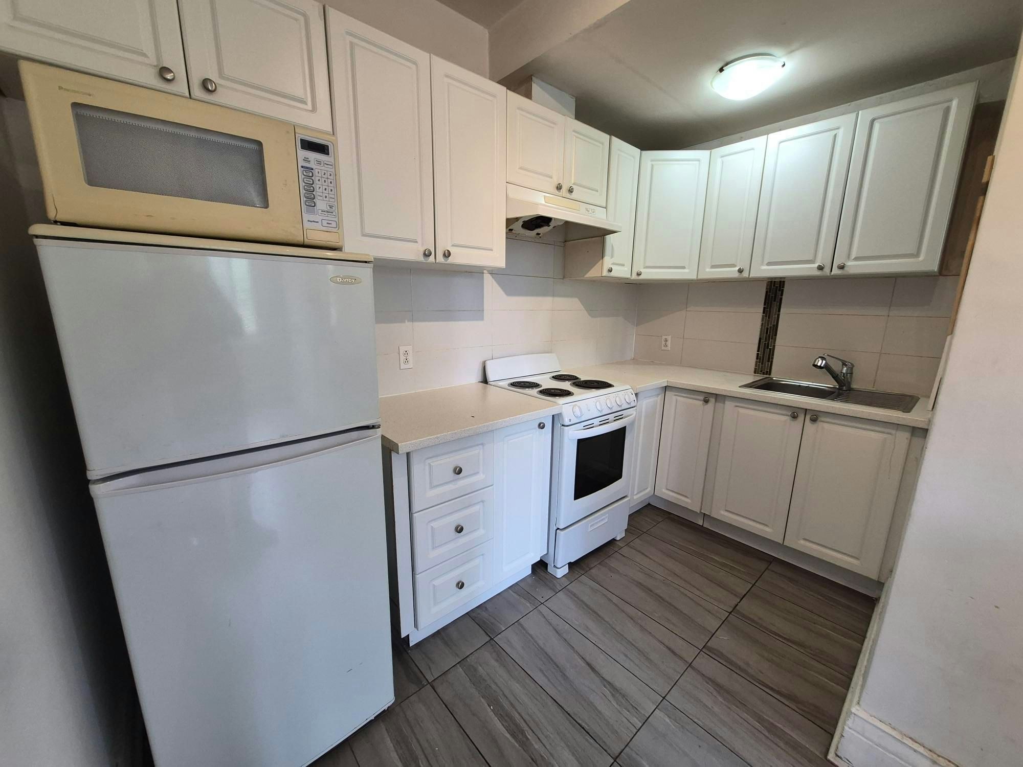 23-2560 Avenue De Mayfair, Montréal, QC, H4B 2C8 - 4
