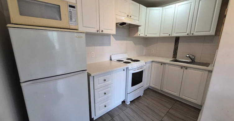 23-2560 Avenue De Mayfair, Montréal, QC, H4B 2C8 - 4