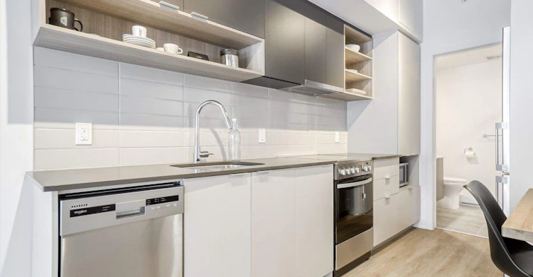 300-1424 Boul. Saint Laurent, Montréal, QC, H2X 2S7 - 4