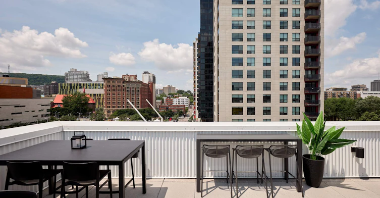 401-1424 Boul. Saint Laurent, Montréal, QC, H2X 2S7 - 9
