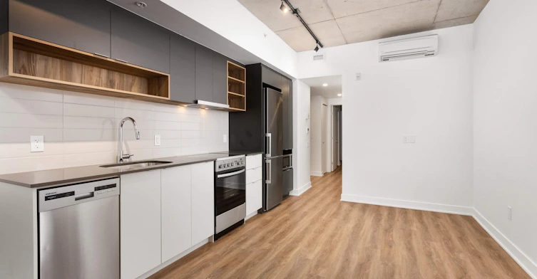 502-1424 Boul. Saint Laurent, Montréal, QC, H2X 2S7 - 10