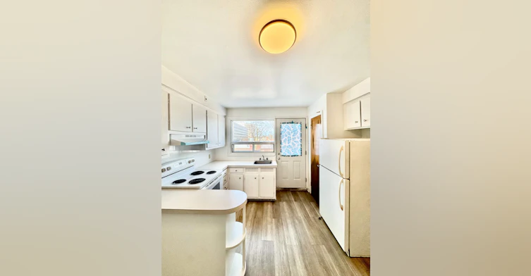 11-192 Rue Chabanel O, Montréal, QC, H2N 1G1